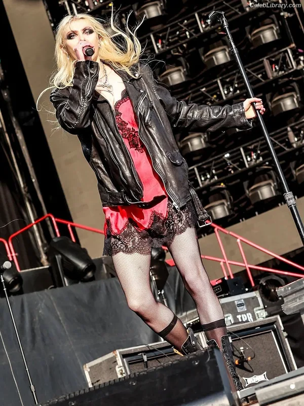 Taylor Momsen photo 17 of 1237