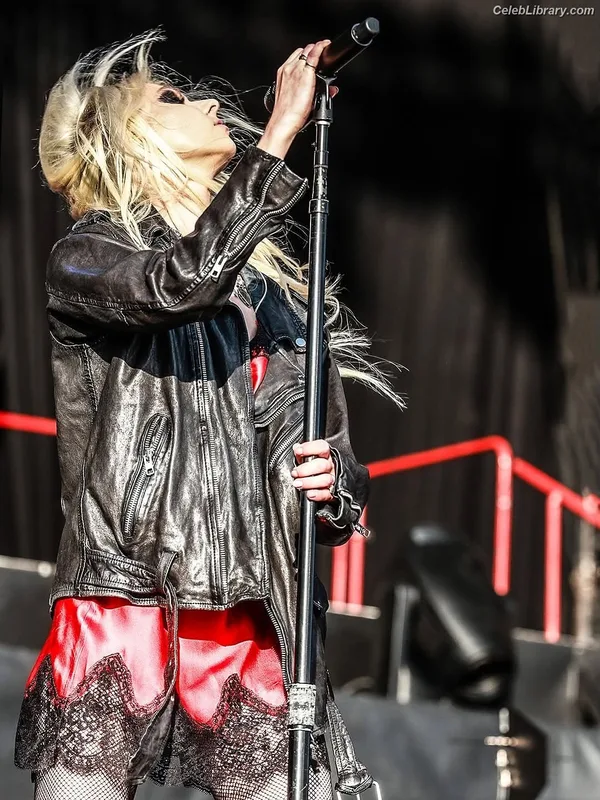 Taylor Momsen photo 18 of 1237
