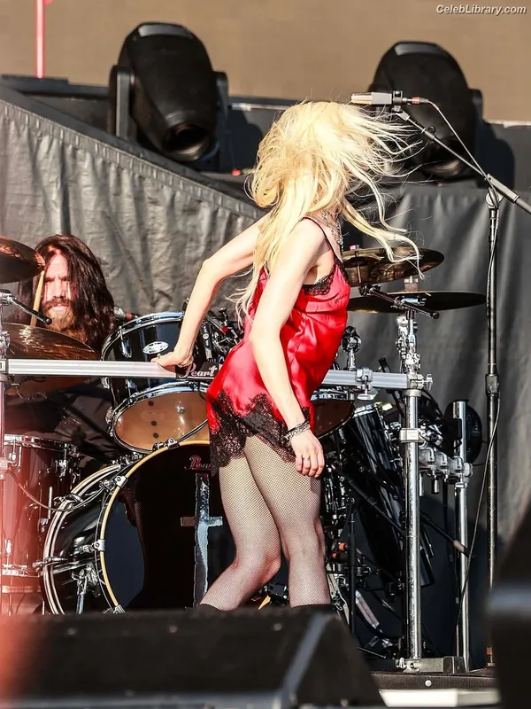 Taylor Momsen photo 19 of 1237