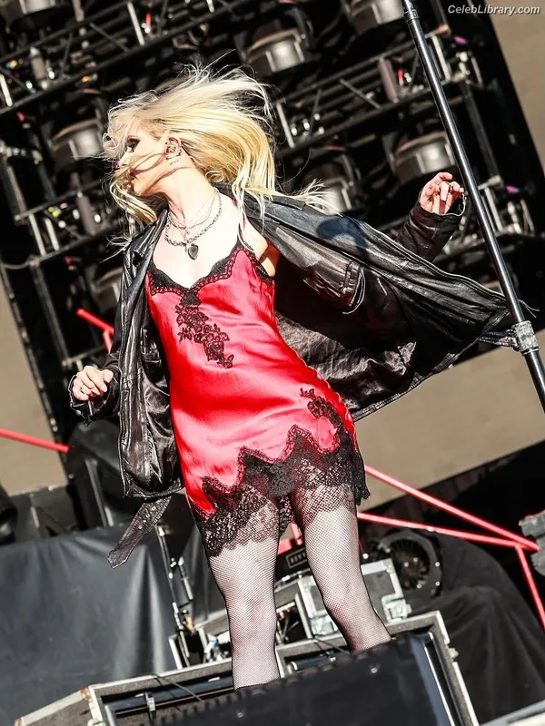 Taylor Momsen photo 24 of 1237