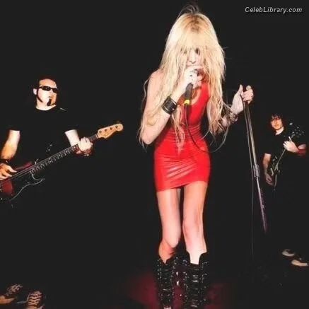 Taylor Momsen photo 9 of 1237