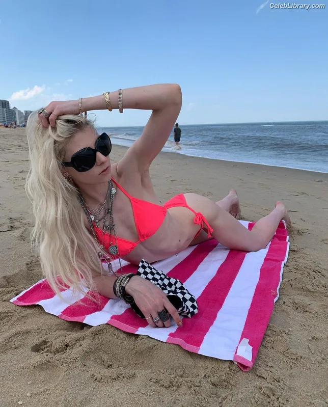 Taylor Momsen photo 22 of 1237