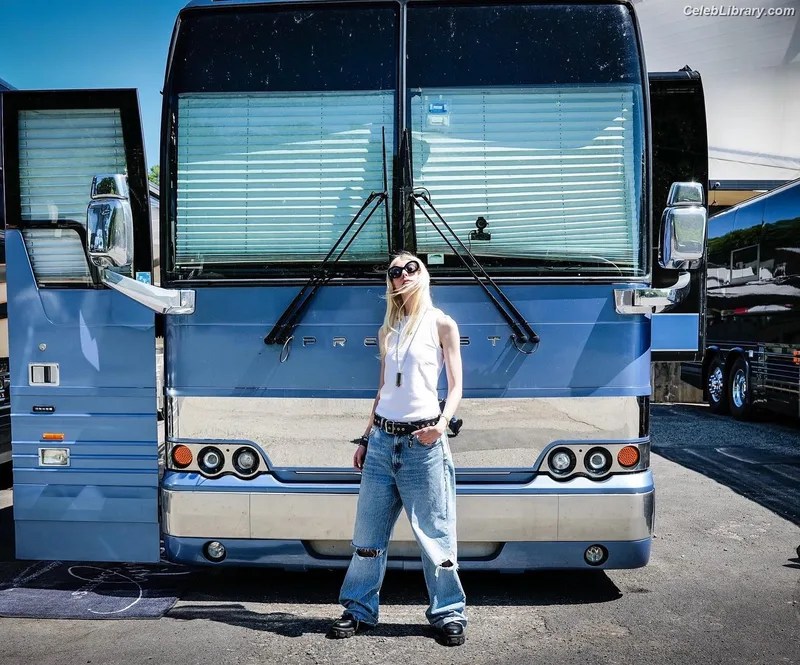 Taylor Momsen photo 8 of 1237