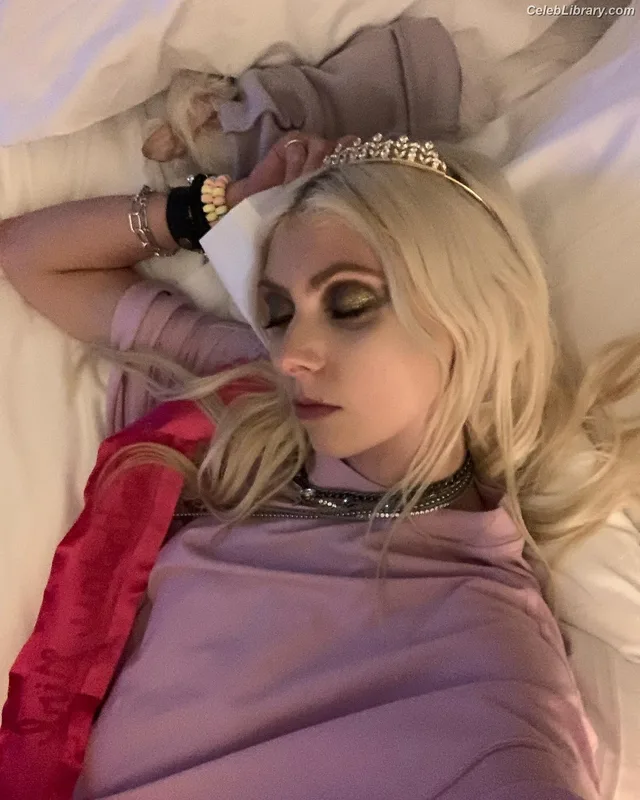 Taylor Momsen photo 15 of 1237