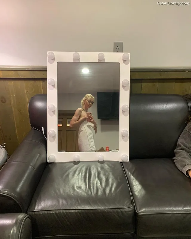 Taylor Momsen photo 17 of 1237