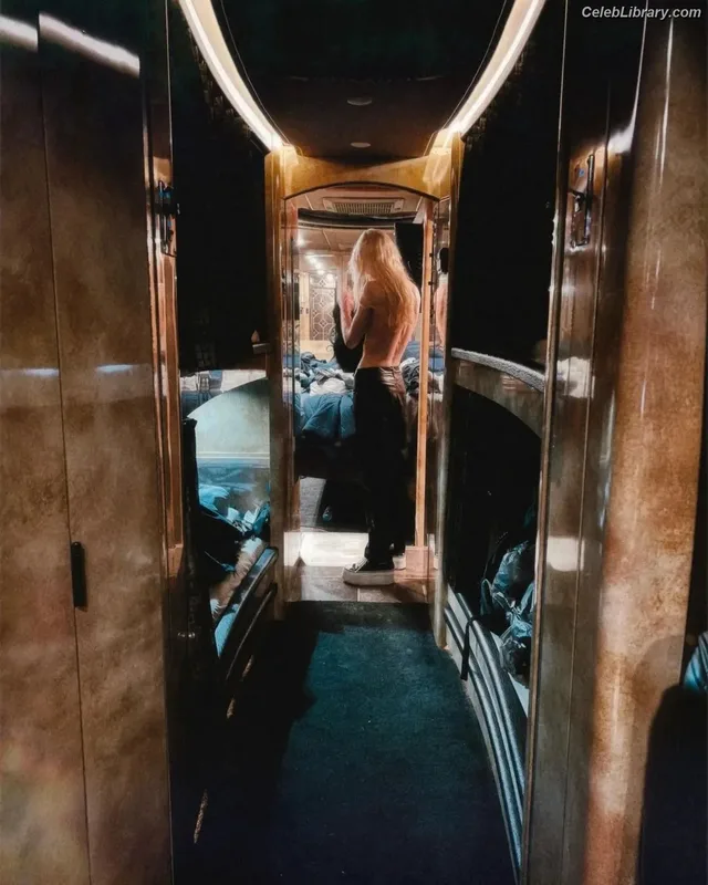 Taylor Momsen photo 7 of 1237