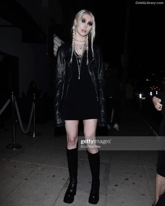 Taylor Momsen photo 19 of 1237
