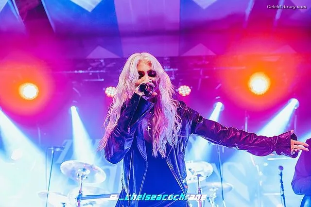 Taylor Momsen photo 9 of 1237