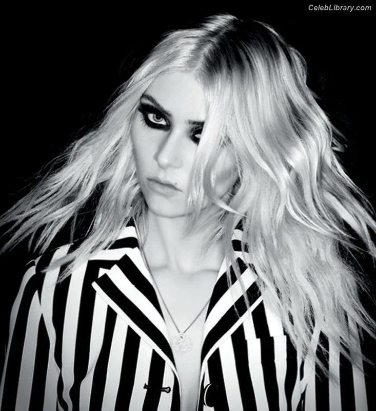 Taylor Momsen photo 13 of 1237
