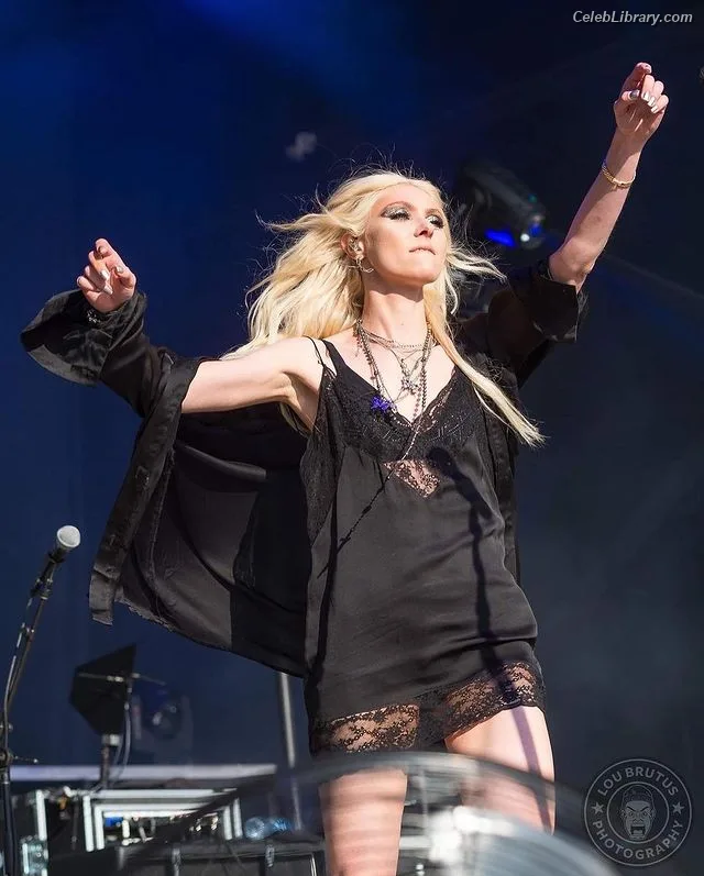 Taylor Momsen photo 19 of 1237