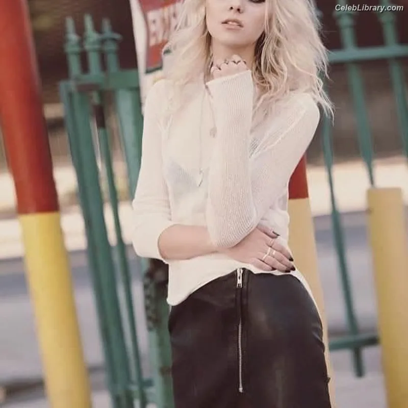 Taylor Momsen photo 6 of 1237