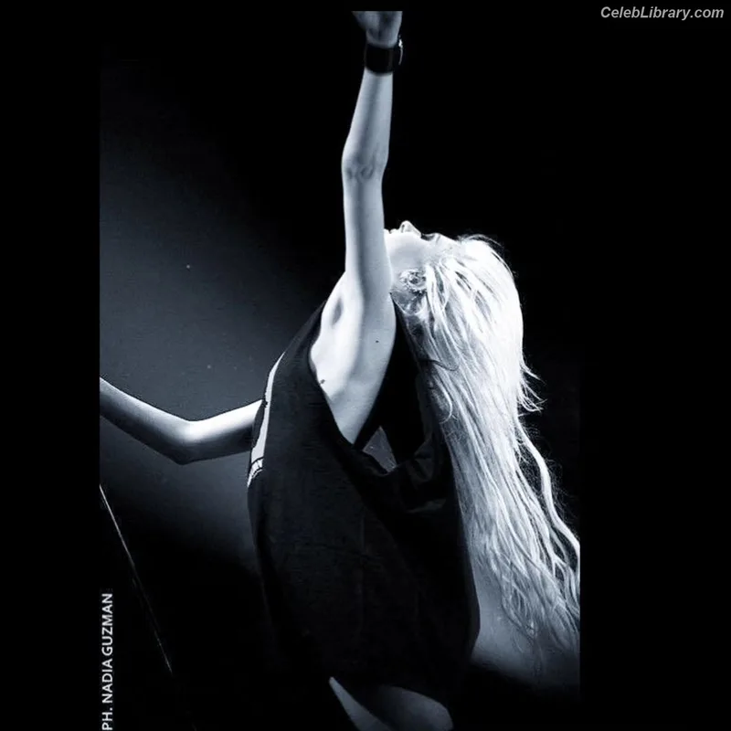 Taylor Momsen photo 12 of 1237