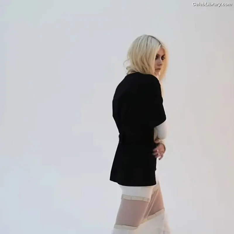 Taylor Momsen photo 14 of 1237