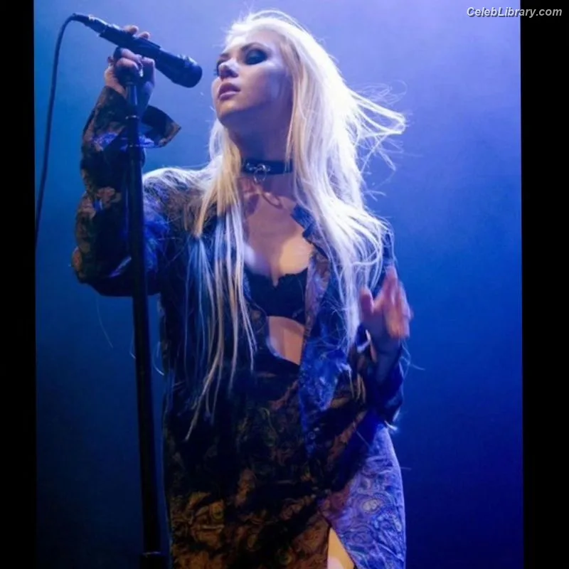 Taylor Momsen photo 20 of 1237
