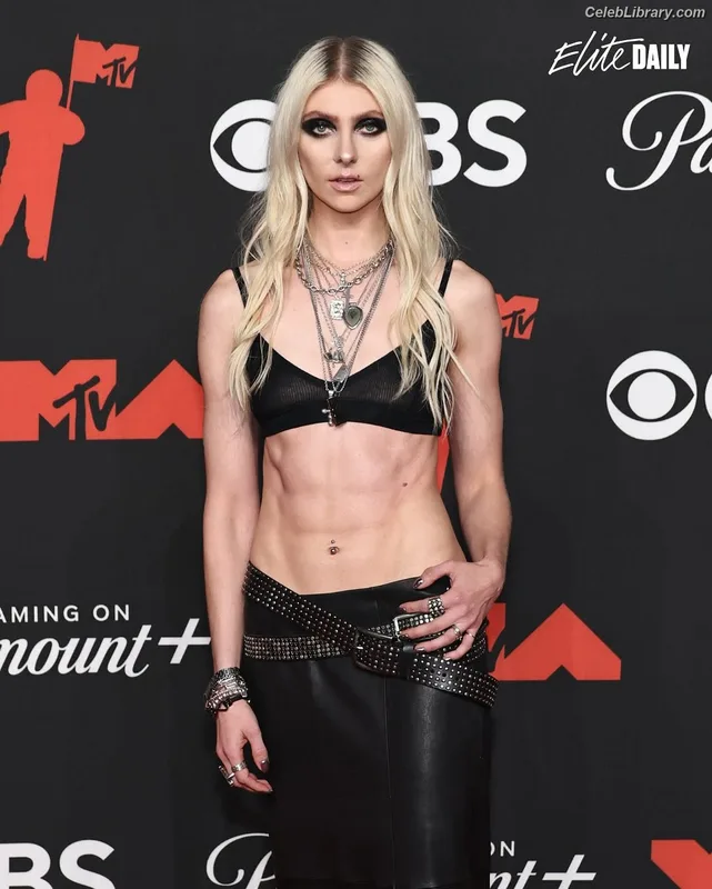 Taylor Momsen photo 23 of 1237