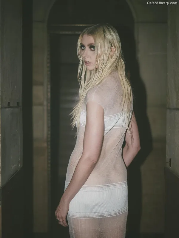 Taylor Momsen photo 8 of 1237