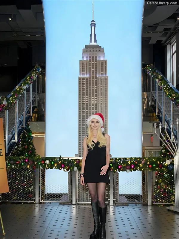 Taylor Momsen photo 2 of 1237