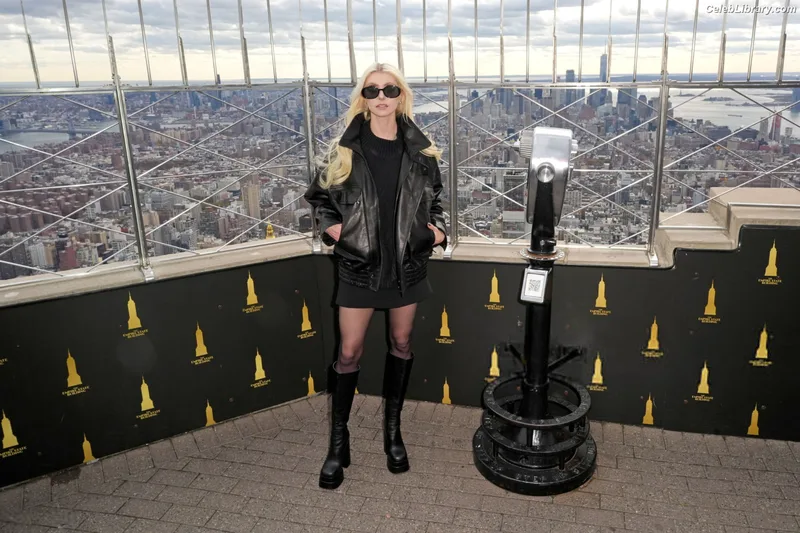 Taylor Momsen photo 9 of 1237