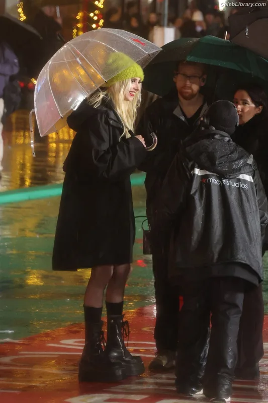 Taylor Momsen photo 3 of 1237