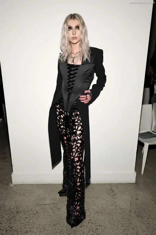 Taylor Momsen photo 10 of 1237