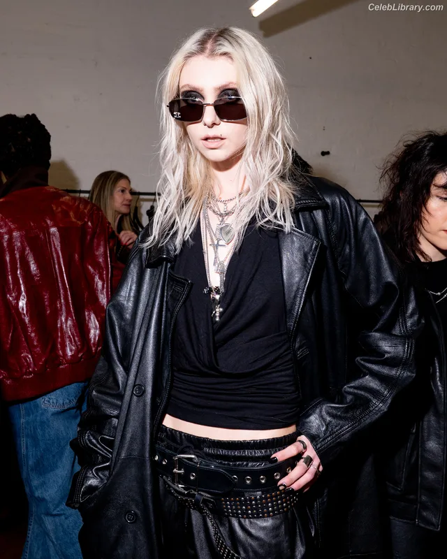 Taylor Momsen photo 18 of 1237