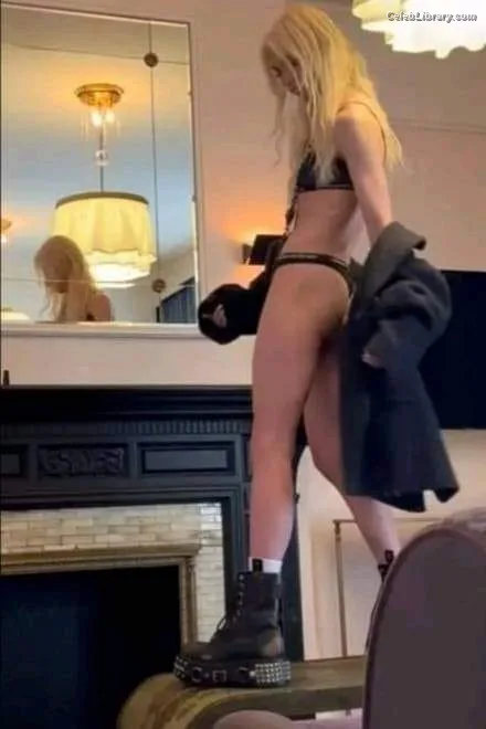 Taylor Momsen photo 9 of 1237