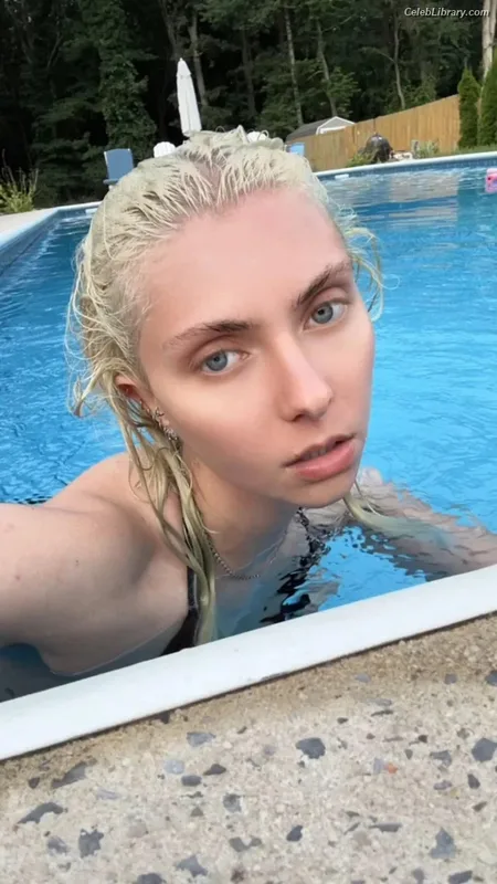 Taylor Momsen photo 18 of 1237