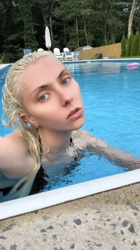 Taylor Momsen photo 5 of 1237