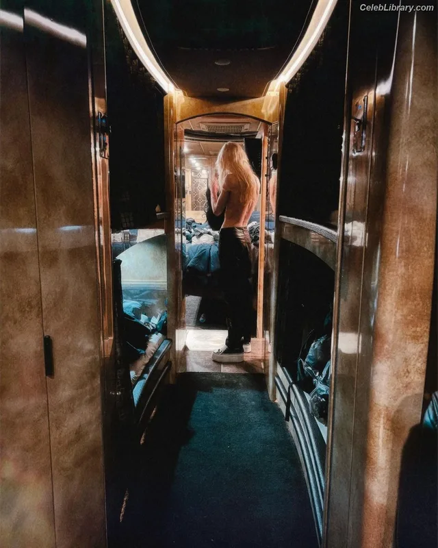 Taylor Momsen photo 8 of 1237