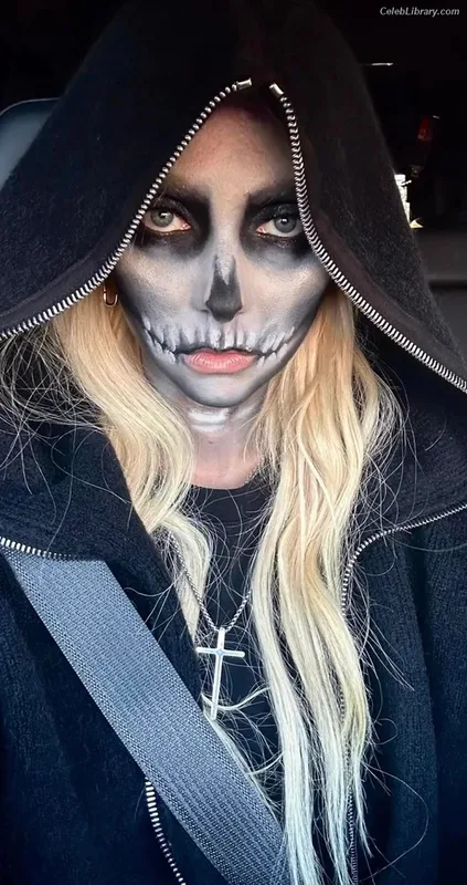 Taylor Momsen photo 24 of 1237