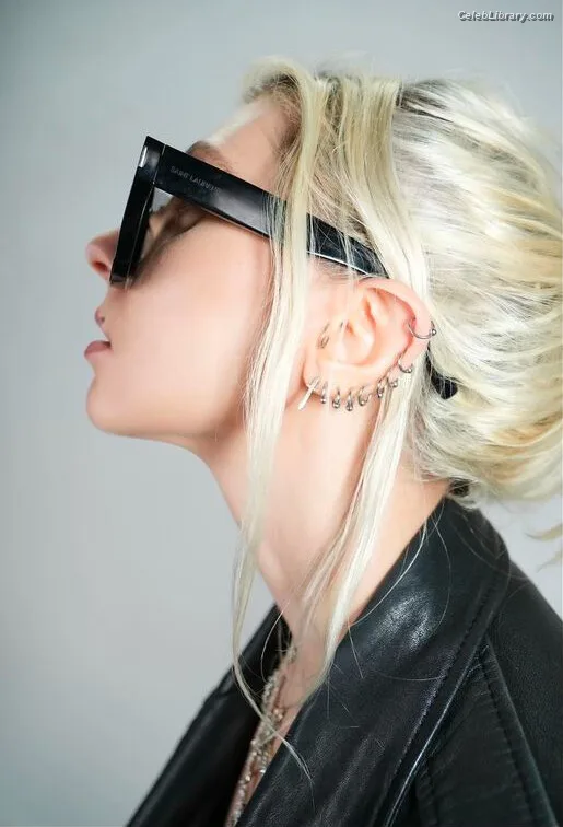 Taylor Momsen photo 18 of 1237