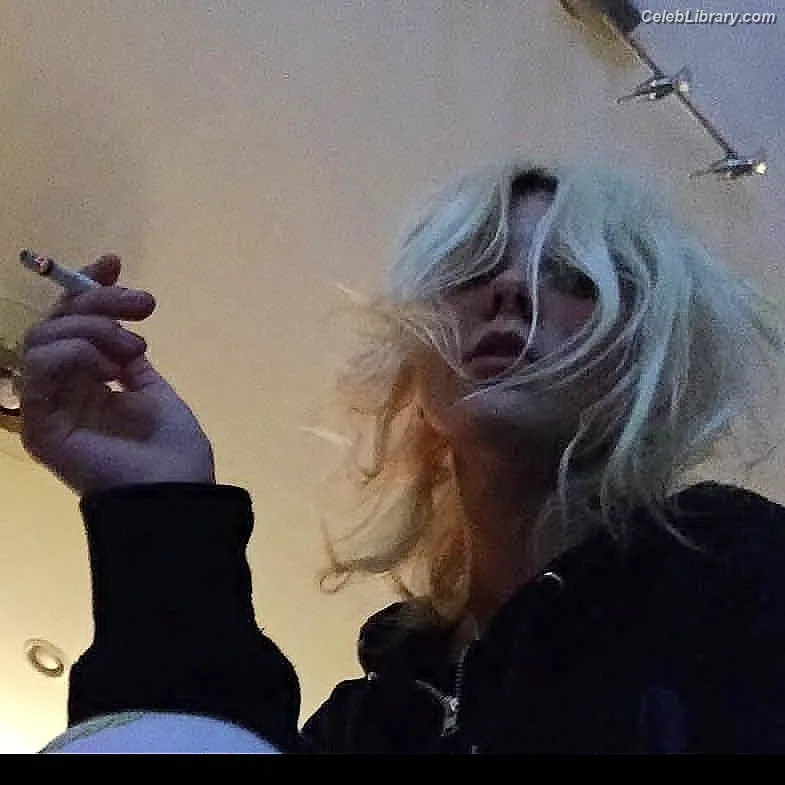 Taylor Momsen photo 11 of 1237