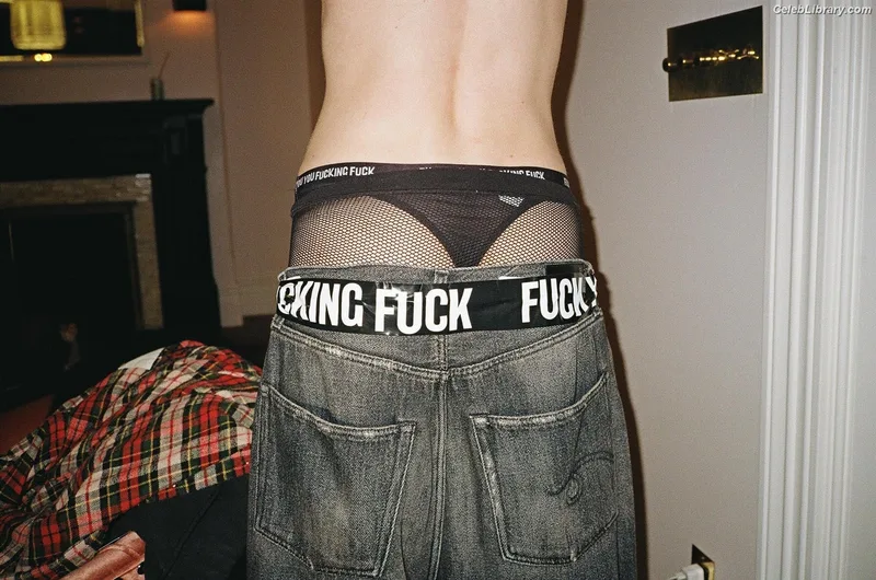 Taylor Momsen photo 5 of 1237
