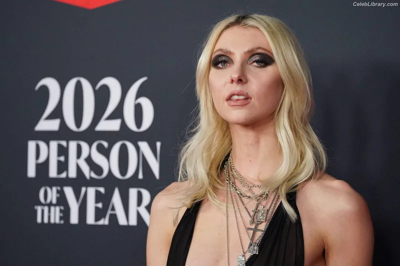 Taylor Momsen photo 17 of 1237