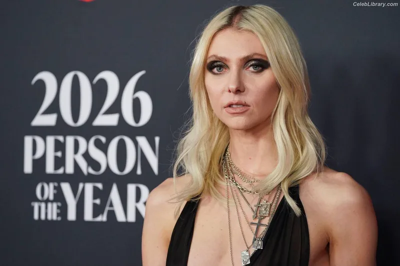 Taylor Momsen photo 18 of 1237