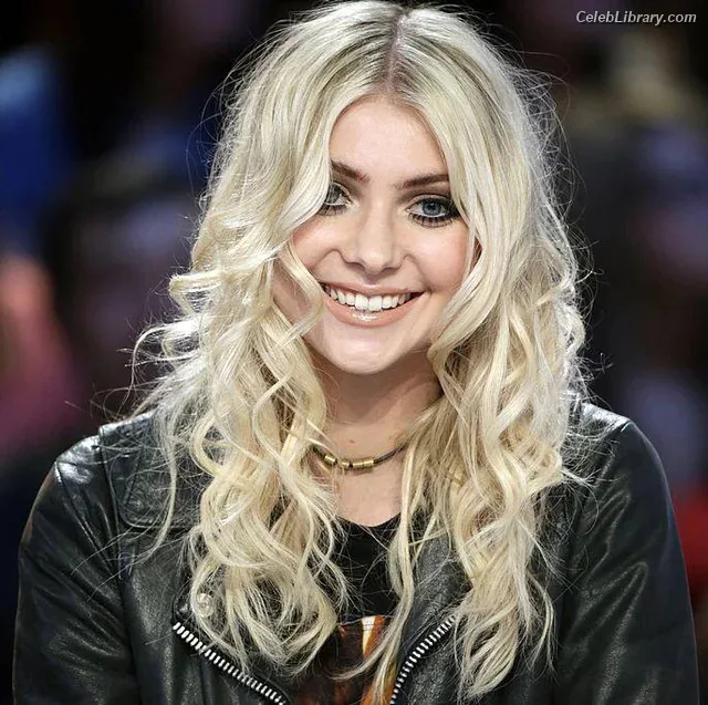 Taylor Momsen photo 21 of 1237
