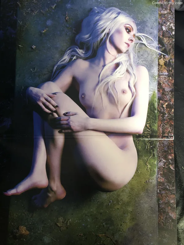 Taylor Momsen photo 1 of 1237