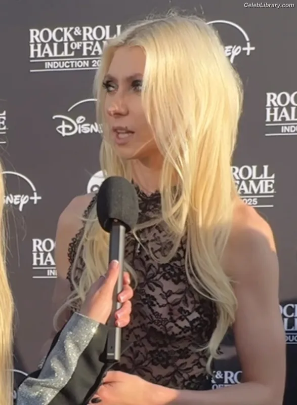 Taylor Momsen photo 17 of 1237
