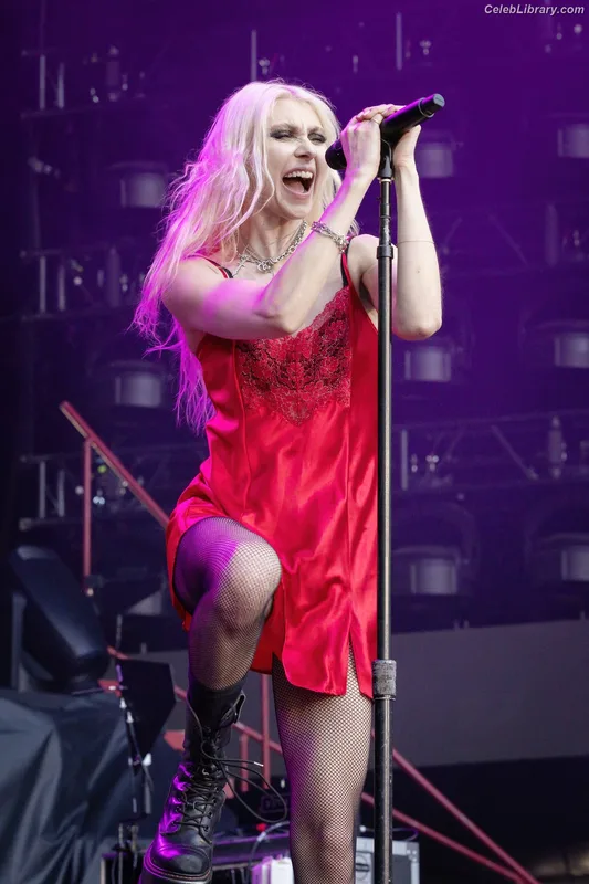Taylor Momsen photo 24 of 1237