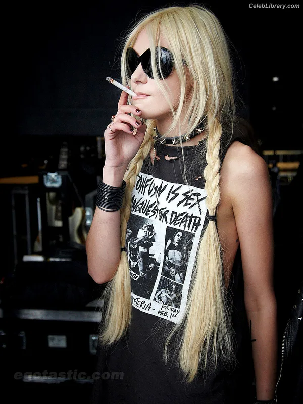 Taylor Momsen photo 19 of 1237