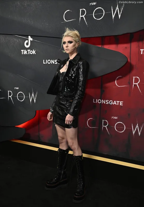 Taylor Momsen photo 17 of 1237