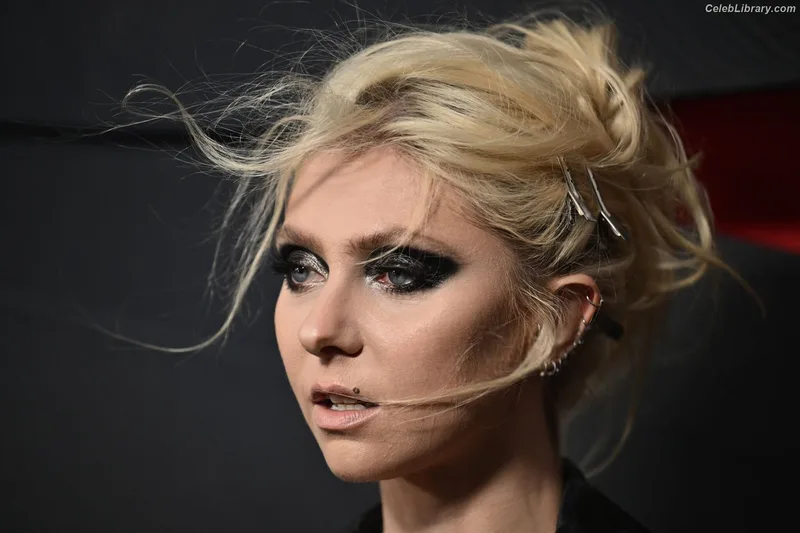 Taylor Momsen photo 18 of 1237
