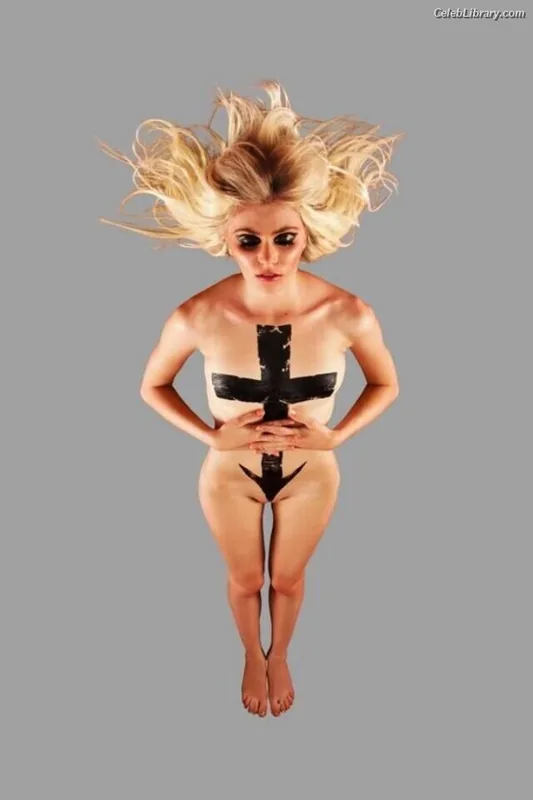 Taylor Momsen photo 10 of 1237