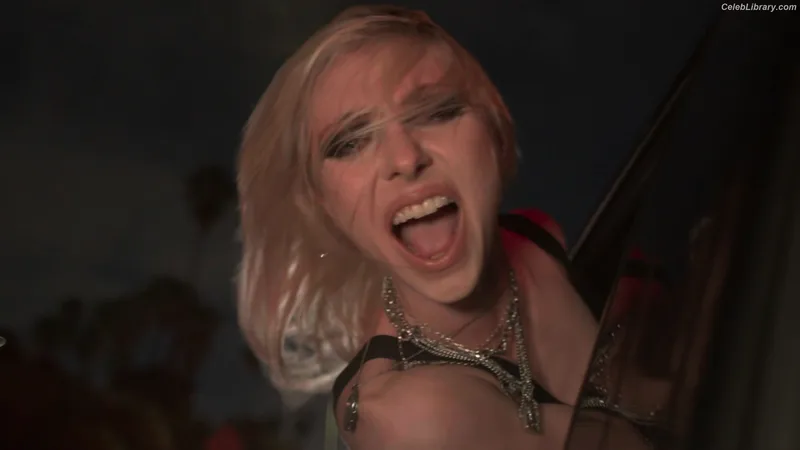 Taylor Momsen photo 17 of 1237