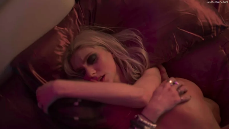 Taylor Momsen photo 9 of 1237