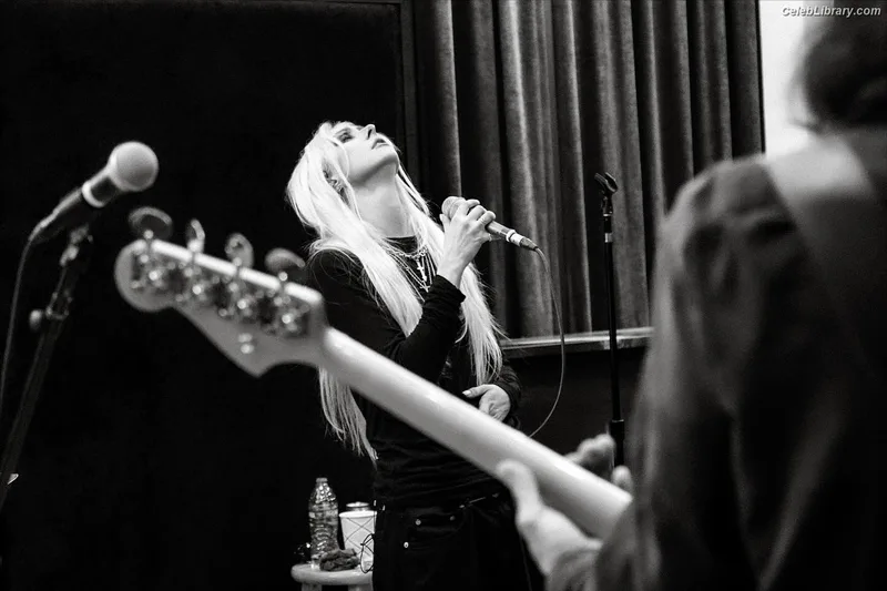 Taylor Momsen photo 20 of 1237