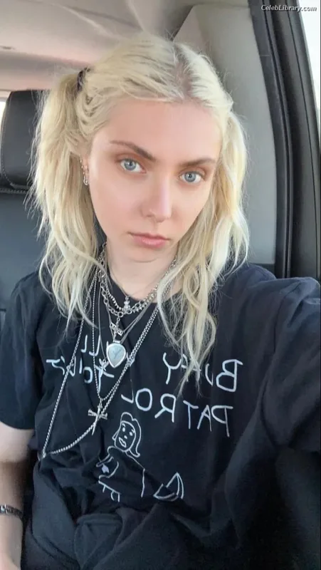 Taylor Momsen photo 7 of 1237