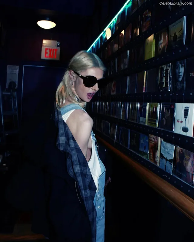 Taylor Momsen photo 24 of 1237