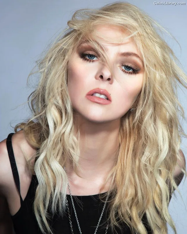 Taylor Momsen photo 9 of 1237