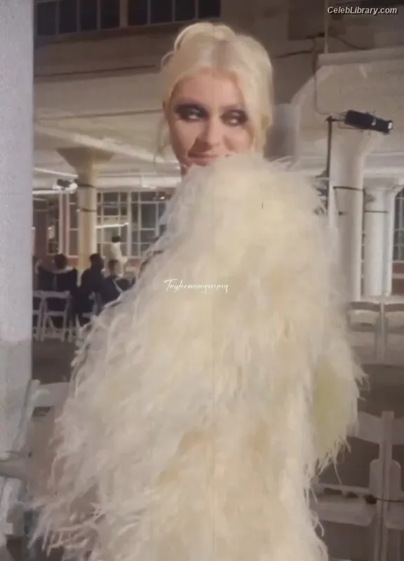 Taylor Momsen photo 14 of 1237